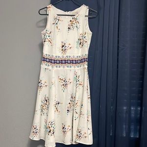 Sleeveless,floral dress.